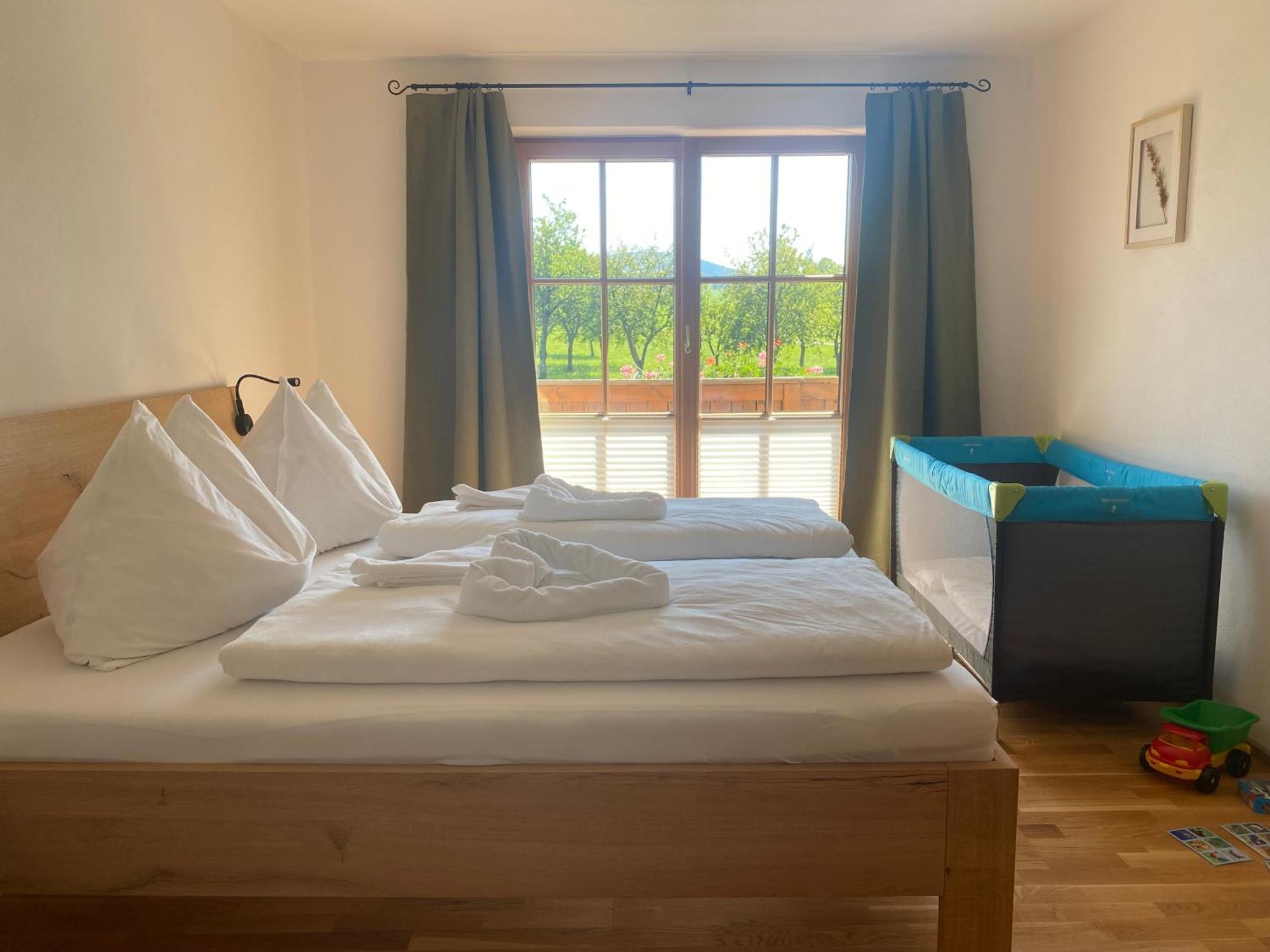 Biohof-Feichtinger Apartment Zell am Moos Ruang foto